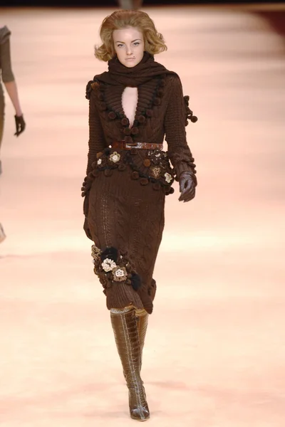 Look 12